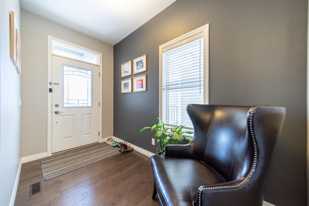 98 Mahogany Passage Se, Calgary, AB - Indoor Photo Showing Other Room