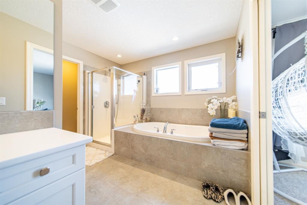 98 Mahogany Passage Se, Calgary, AB - Indoor Photo Showing Bathroom