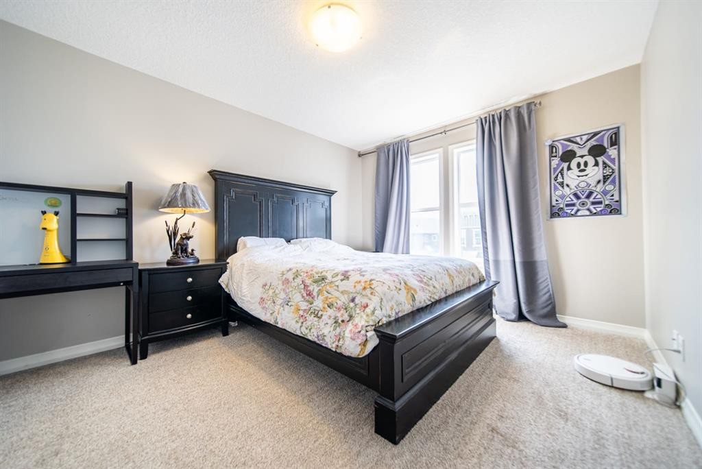 98 Mahogany Passage Se, Calgary, AB - Indoor Photo Showing Bedroom