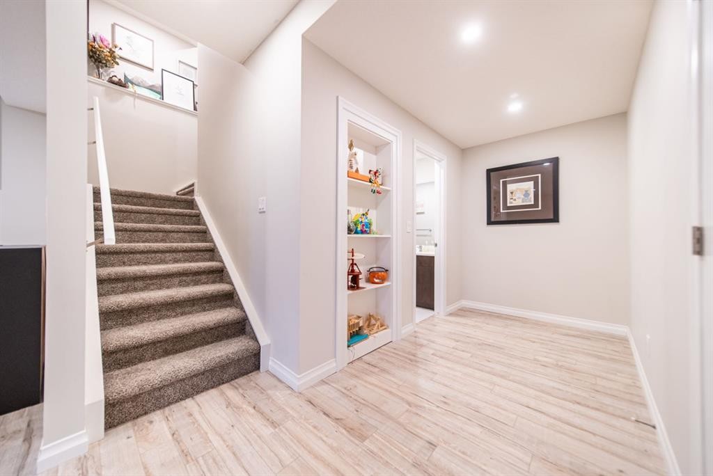 98 Mahogany Passage Se, Calgary, AB - Indoor Photo Showing Other Room