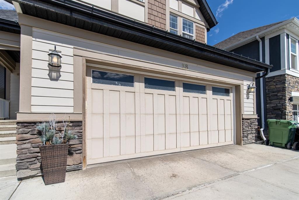 98 Mahogany Passage Se, Calgary, AB - Outdoor With Exterior