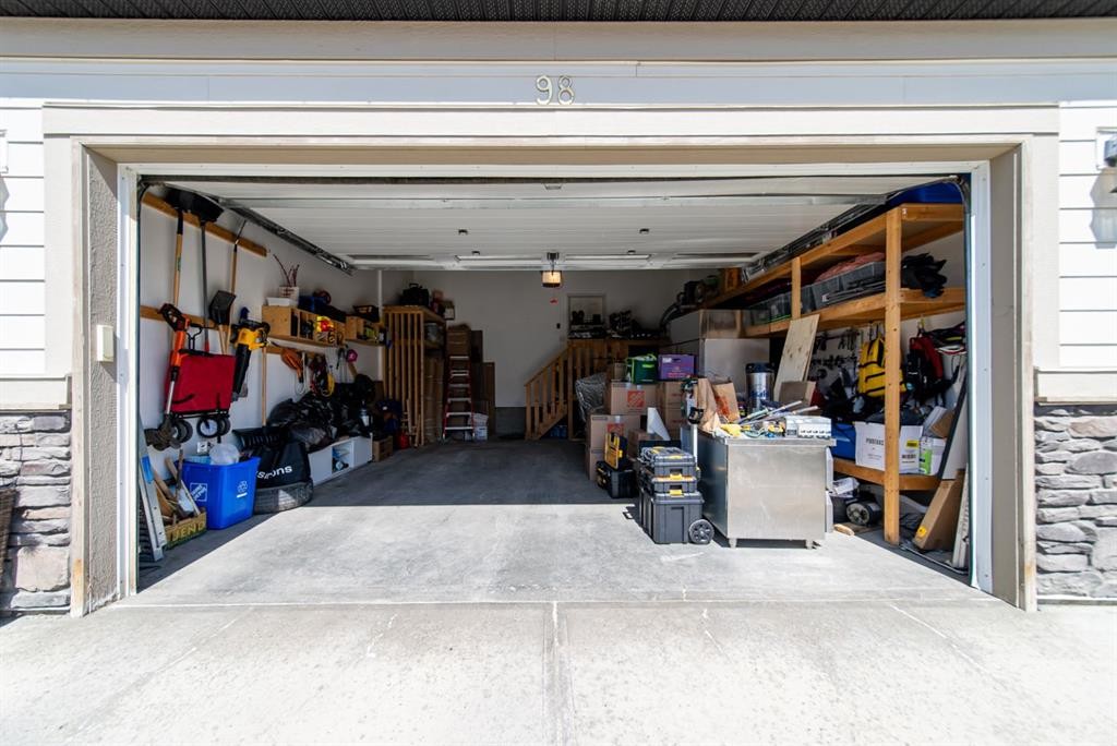 98 Mahogany Passage Se, Calgary, AB - Indoor Photo Showing Garage