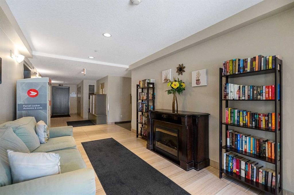 208-304 Cranberry Park Se, Calgary, AB - Indoor