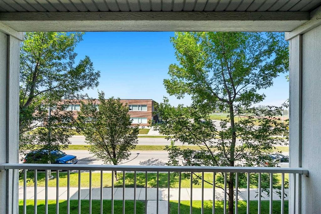 208-304 Cranberry Park Se, Calgary, AB - Outdoor