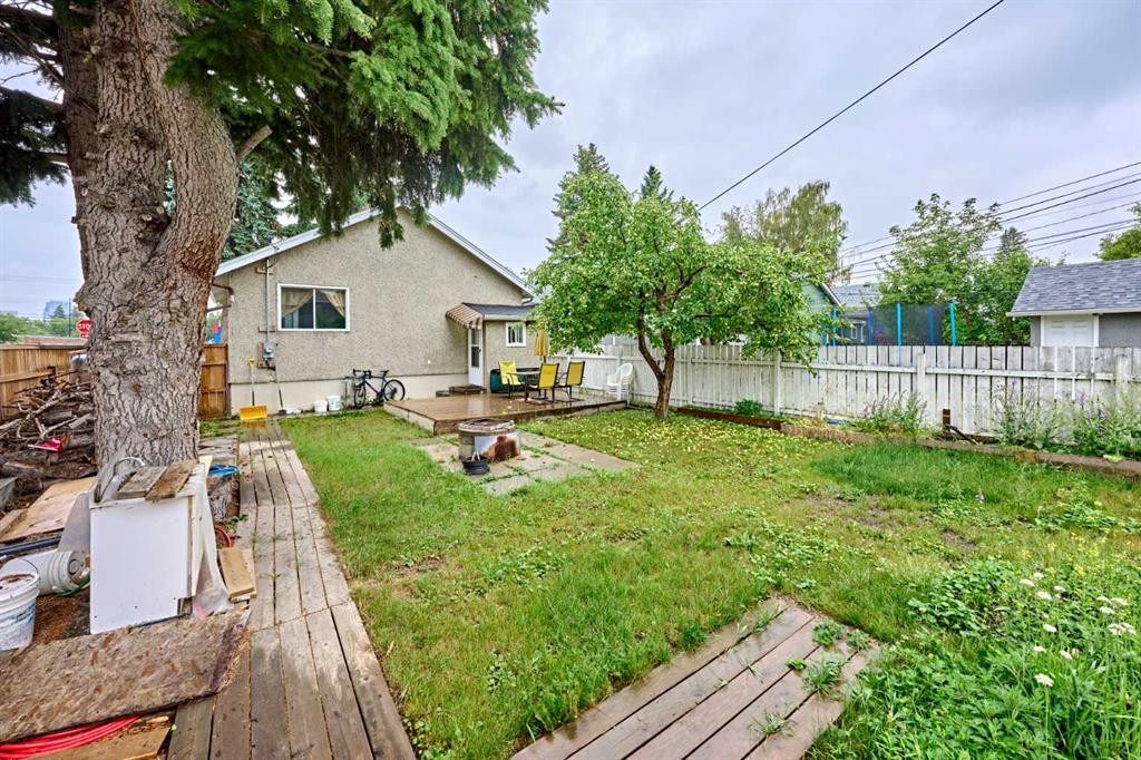 702 17 Avenue Nw, Calgary, AB - Outdoor With Deck Patio Veranda