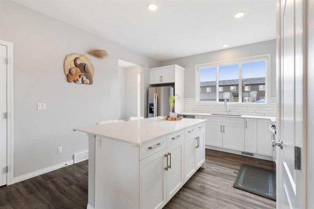 28 Seton Terrace Se, Calgary, AB - Indoor Photo Showing Kitchen With Upgraded Kitchen