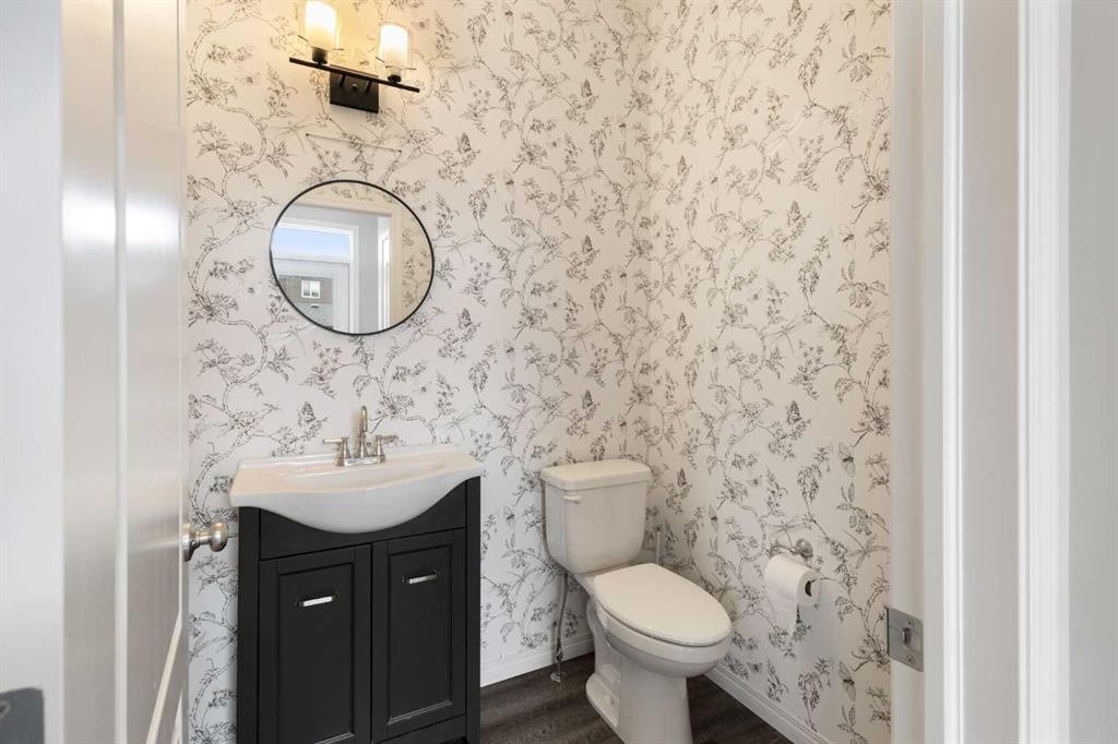 28 Seton Terrace Se, Calgary, AB - Indoor Photo Showing Bathroom