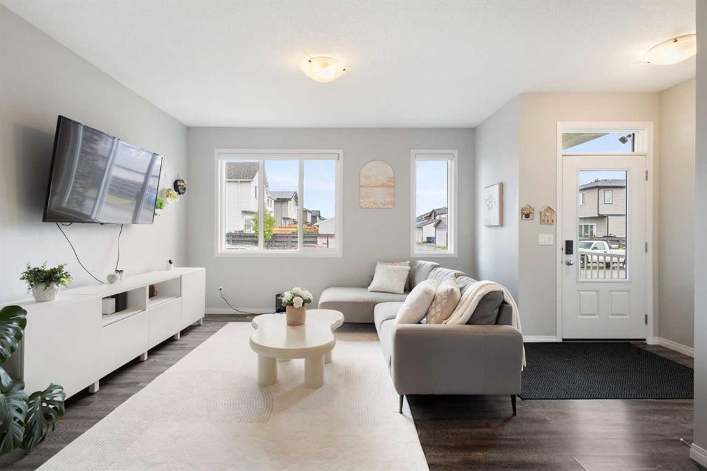 28 Seton Terrace Se, Calgary, AB - Indoor Photo Showing Living Room
