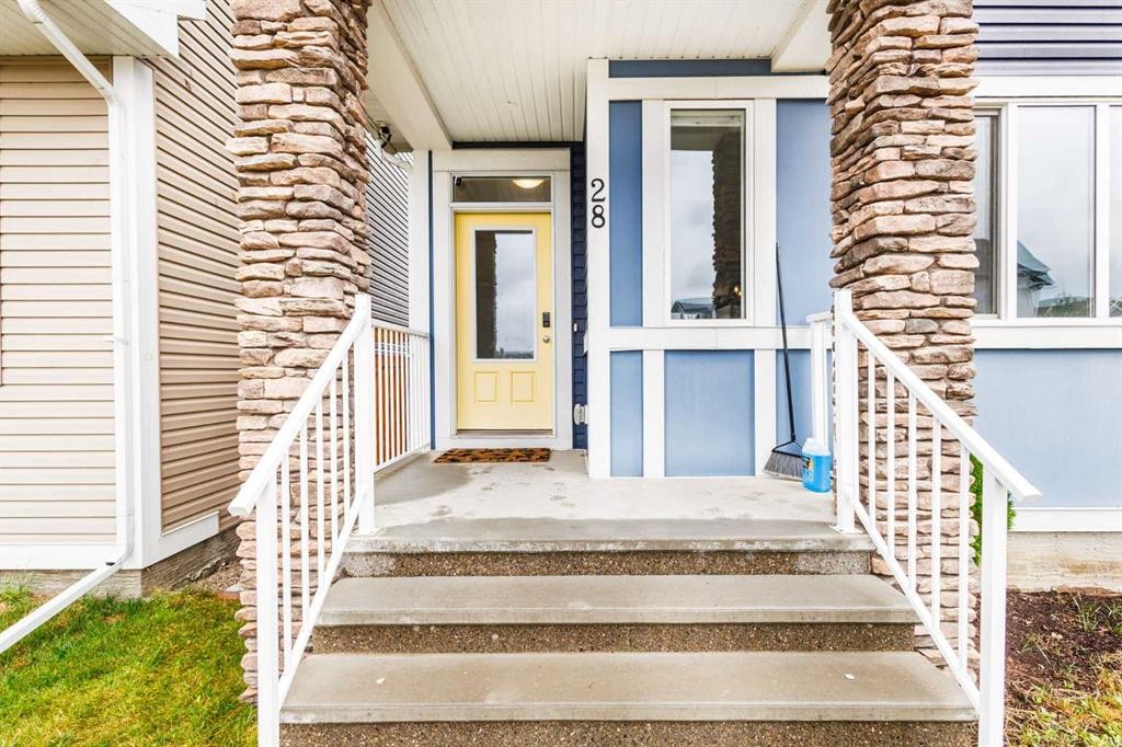 28 Seton Terrace Se, Calgary, AB - Outdoor