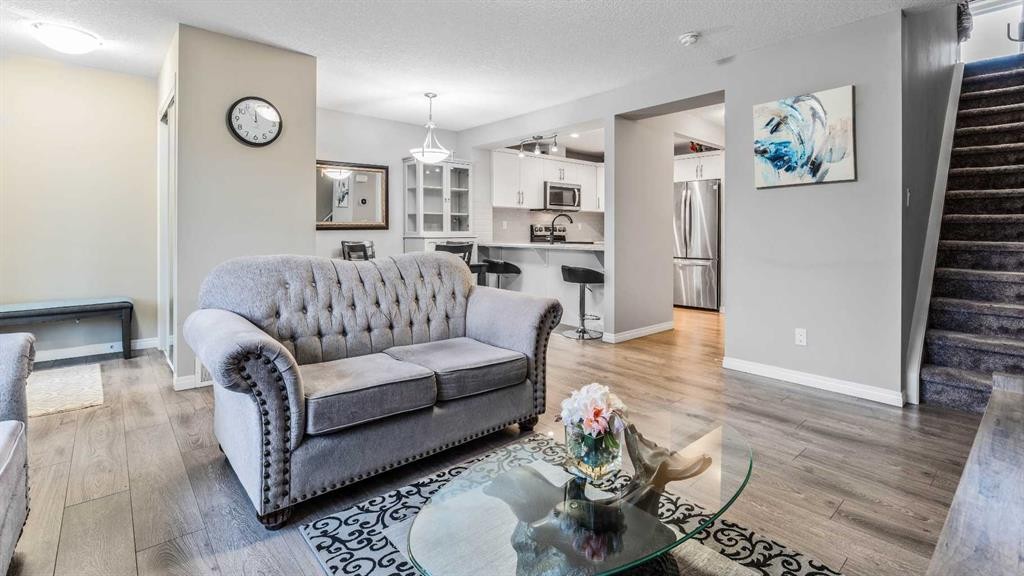 245 Cityscape Boulevard Ne, Calgary, AB - Indoor Photo Showing Living Room