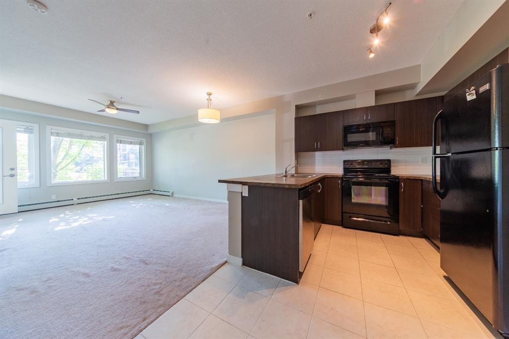 116-100 Cranfield Common Se, Calgary, AB - Indoor Photo Showing Kitchen