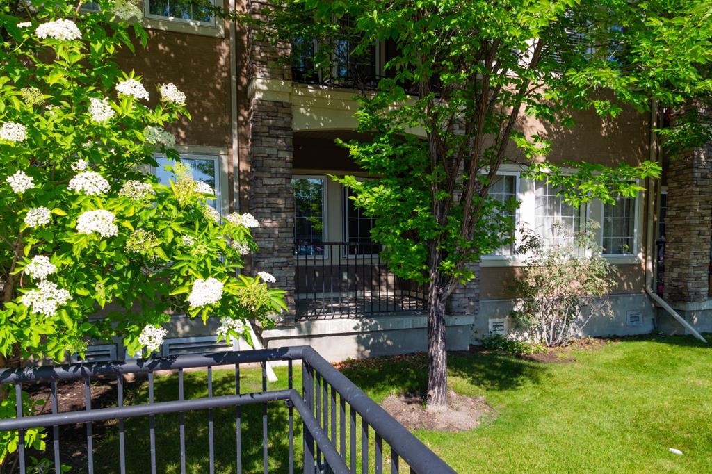 116-100 Cranfield Common Se, Calgary, AB - Outdoor