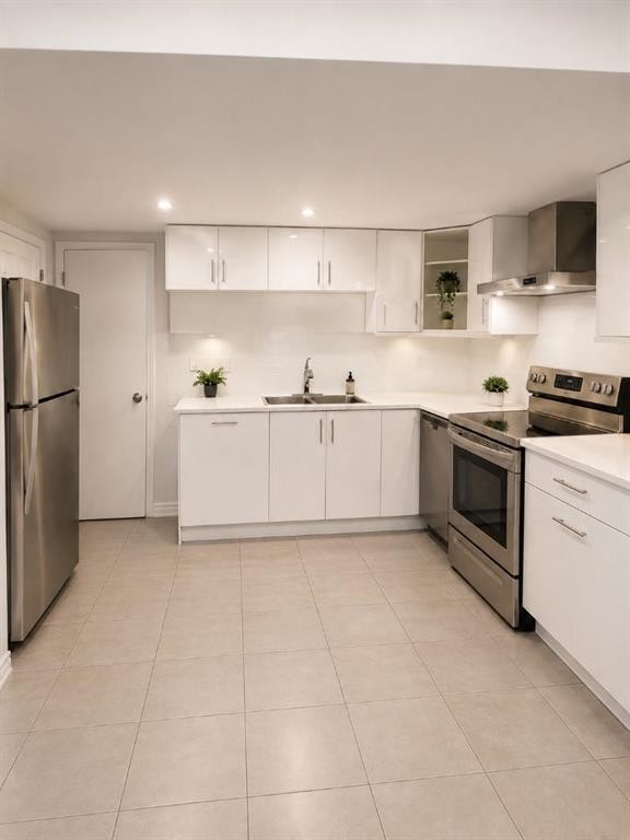 228 Castleridge Drive Ne, Calgary, AB - Indoor Photo Showing Kitchen With Double Sink