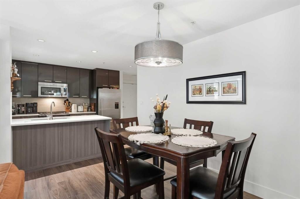 118-510 Edmonton Trail Ne, Calgary, AB - Indoor Photo Showing Dining Room