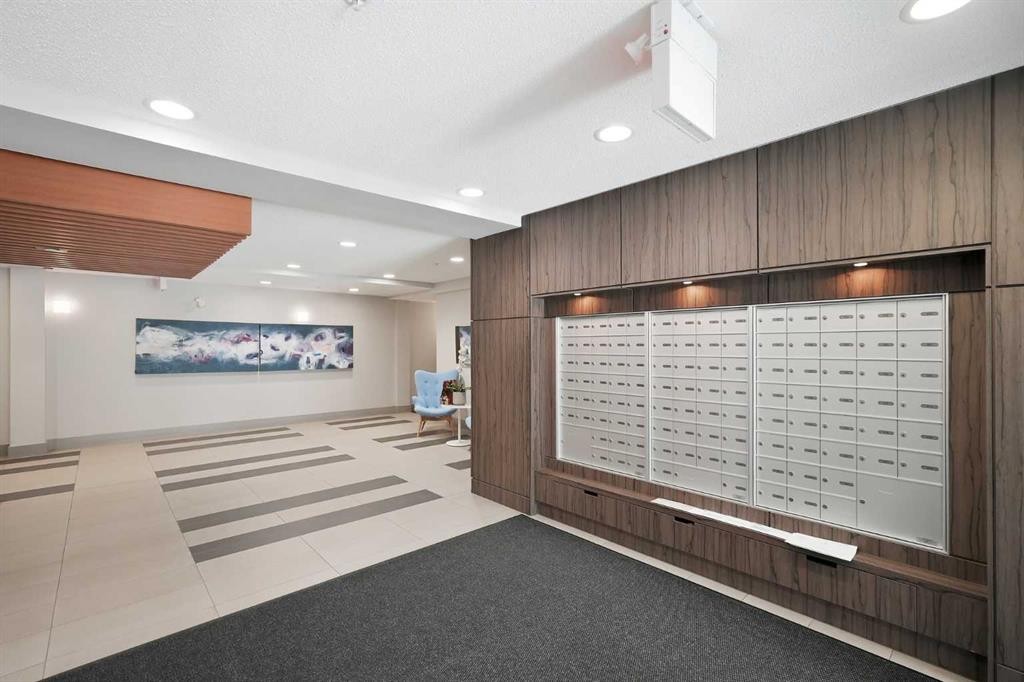 118-510 Edmonton Trail Ne, Calgary, AB - Indoor Photo Showing Other Room