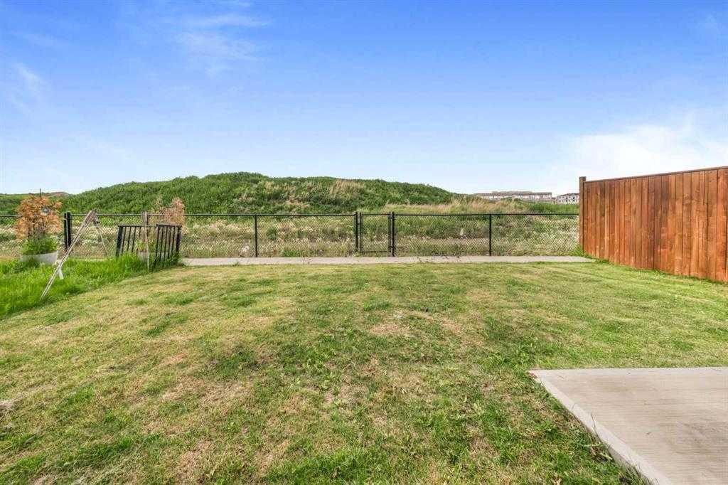 82 Belvedere Green Se, Calgary, AB - Outdoor With View