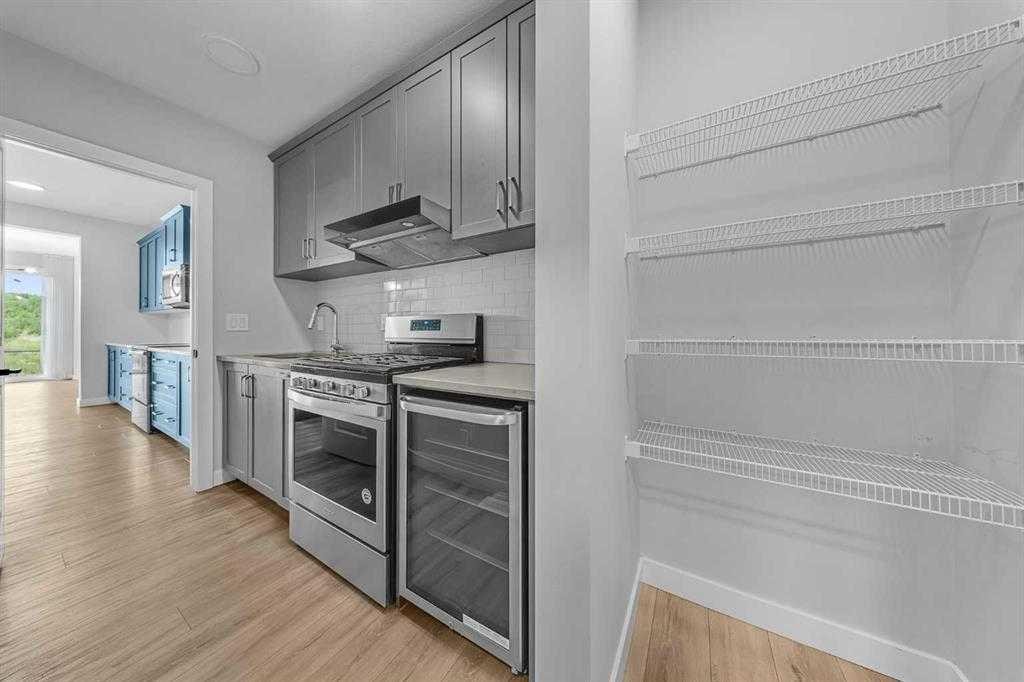 82 Belvedere Green Se, Calgary, AB - Indoor