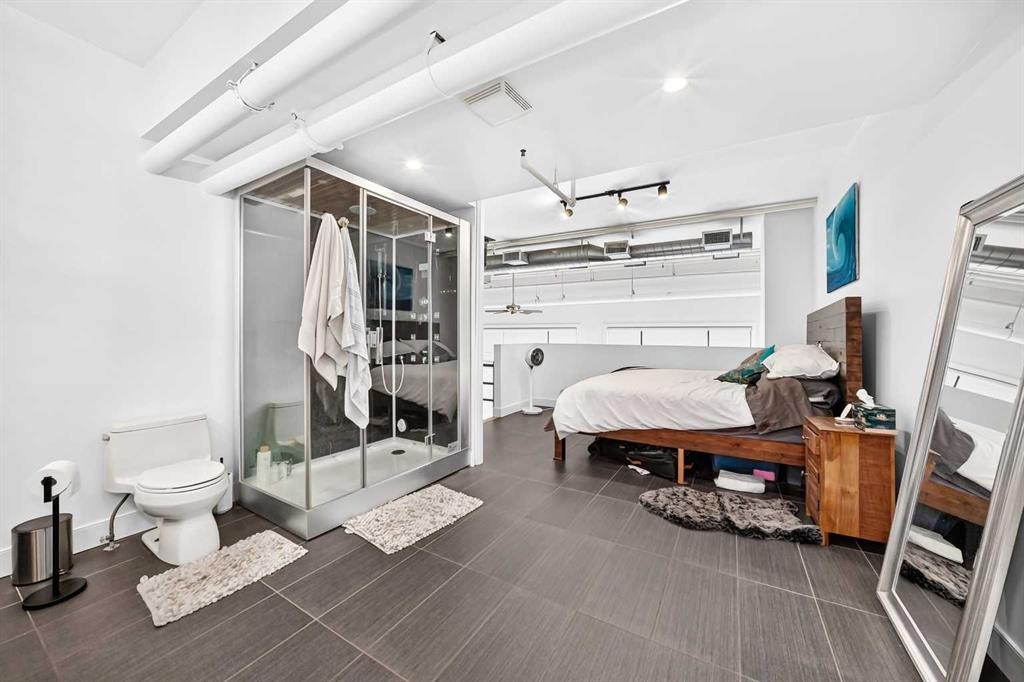 307-220 11 Avenue Se, Calgary, AB - Indoor Photo Showing Bathroom