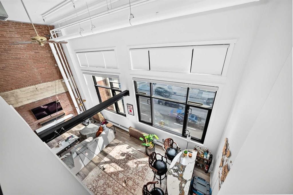 307-220 11 Avenue Se, Calgary, AB - Indoor Photo Showing Other Room