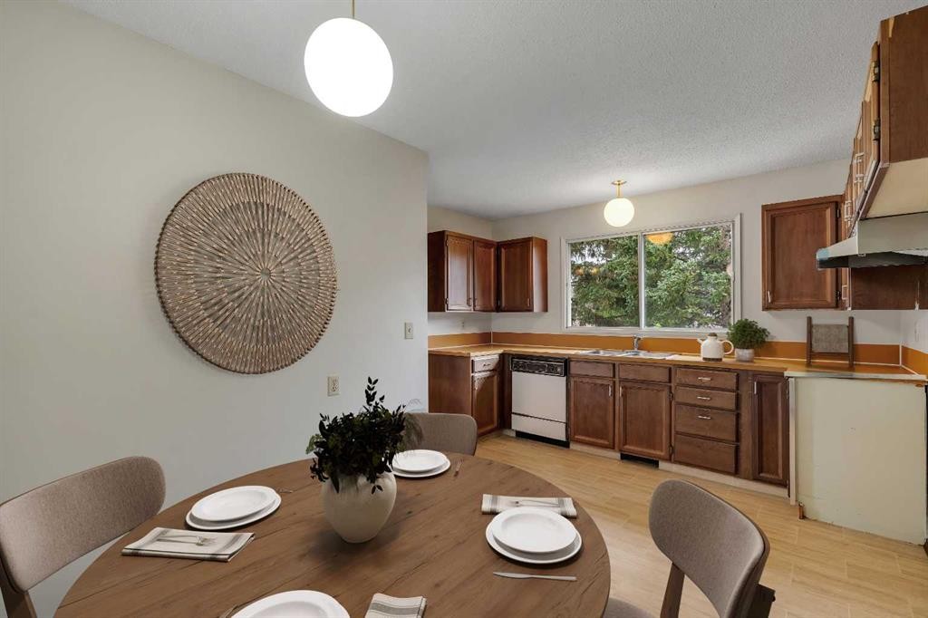 5811 11 Street Nw, Calgary, AB - Indoor