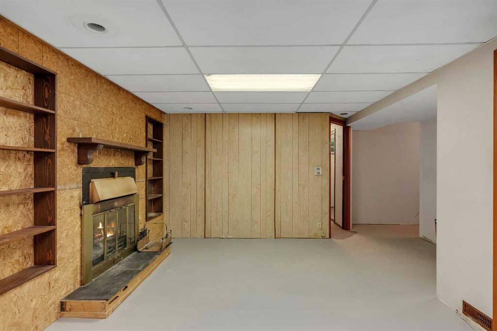 5811 11 Street Nw, Calgary, AB - Indoor