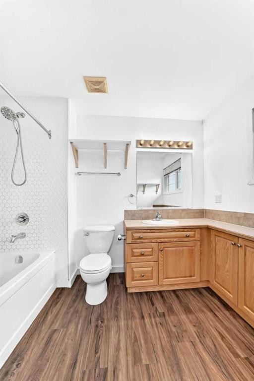 18 Julia Place, Didsbury, AB - Indoor Photo Showing Bathroom