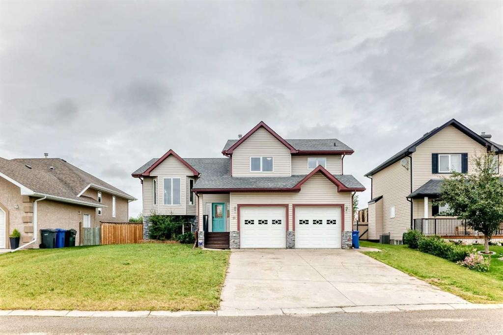 18 Julia Place, Didsbury, AB - Outdoor With Facade