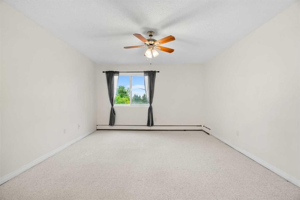 607-8948 Elbow Drive Sw, Calgary, AB - Indoor Photo Showing Other Room