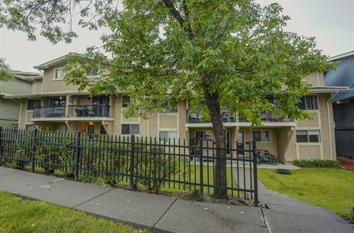 1106-2200 Woodview Drive SW Calgary, AB T2W 3N6
