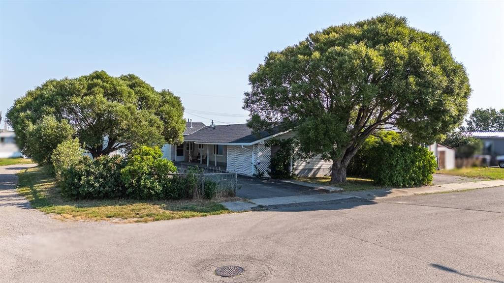 428 57 Avenue West, Claresholm, AB - Outdoor