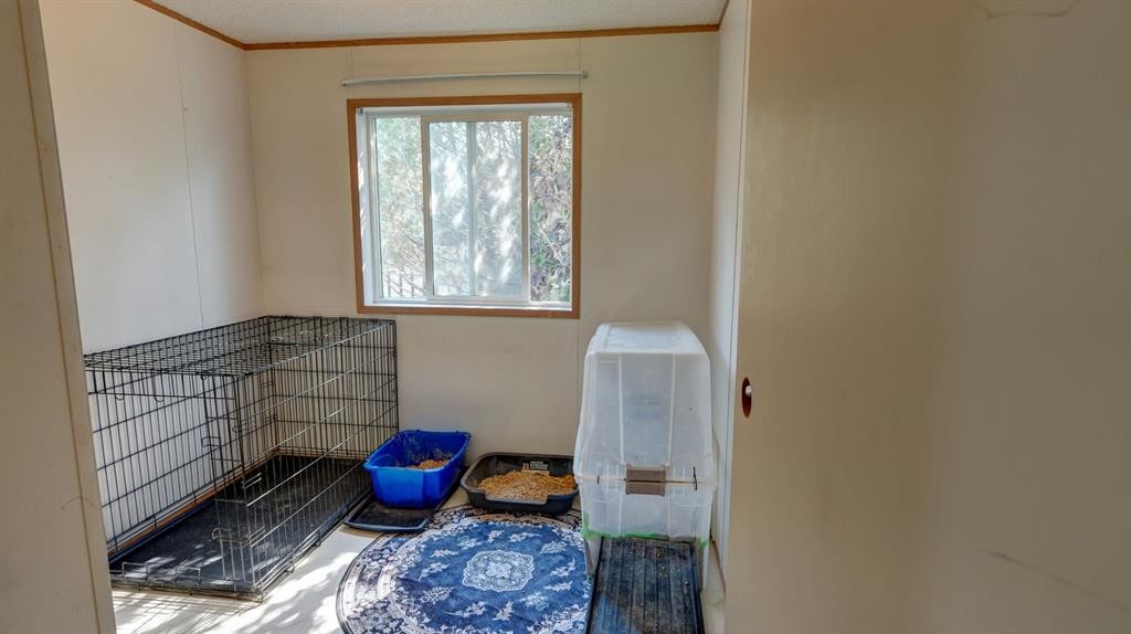 428 57 Avenue West, Claresholm, AB - Indoor Photo Showing Other Room