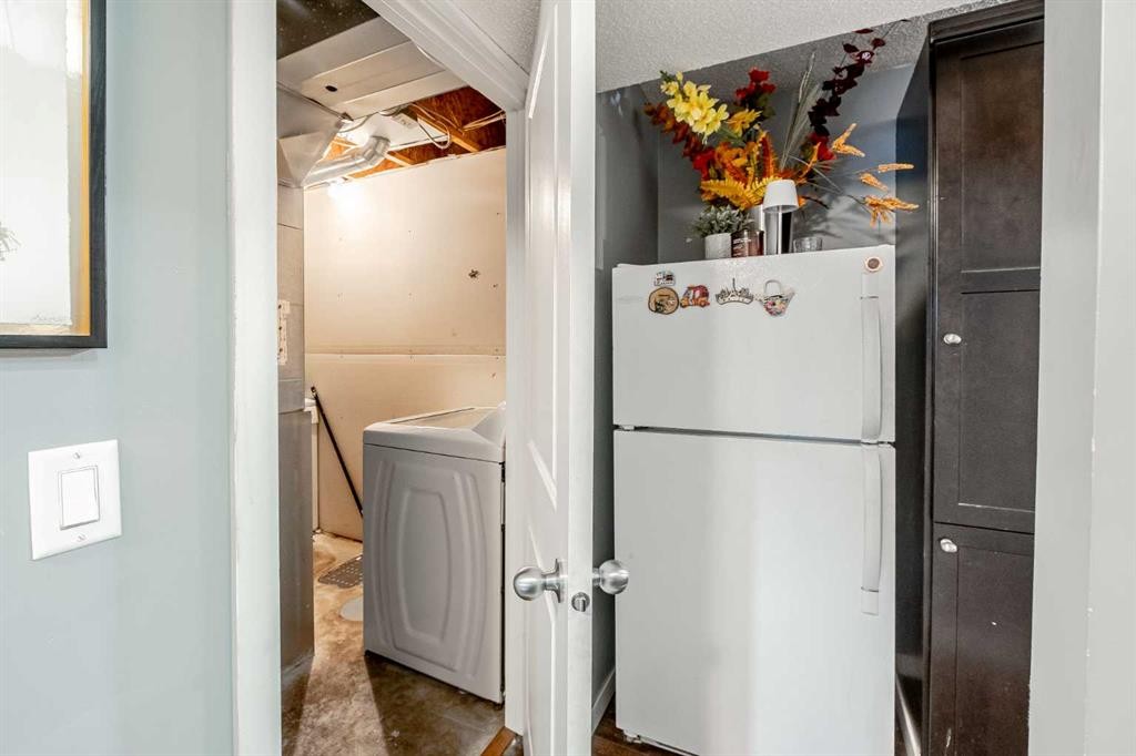 482 Skyview Ranch Way Ne, Calgary, AB - Indoor Photo Showing Laundry Room