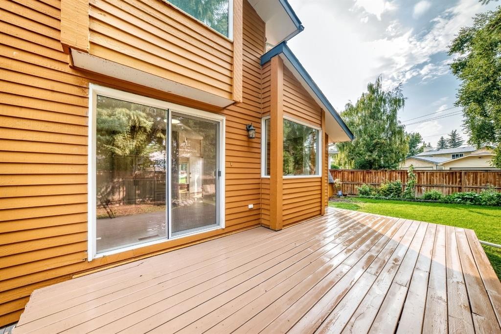 39 Woodfield Crescent Sw, Calgary, AB - Outdoor With Deck Patio Veranda With Exterior
