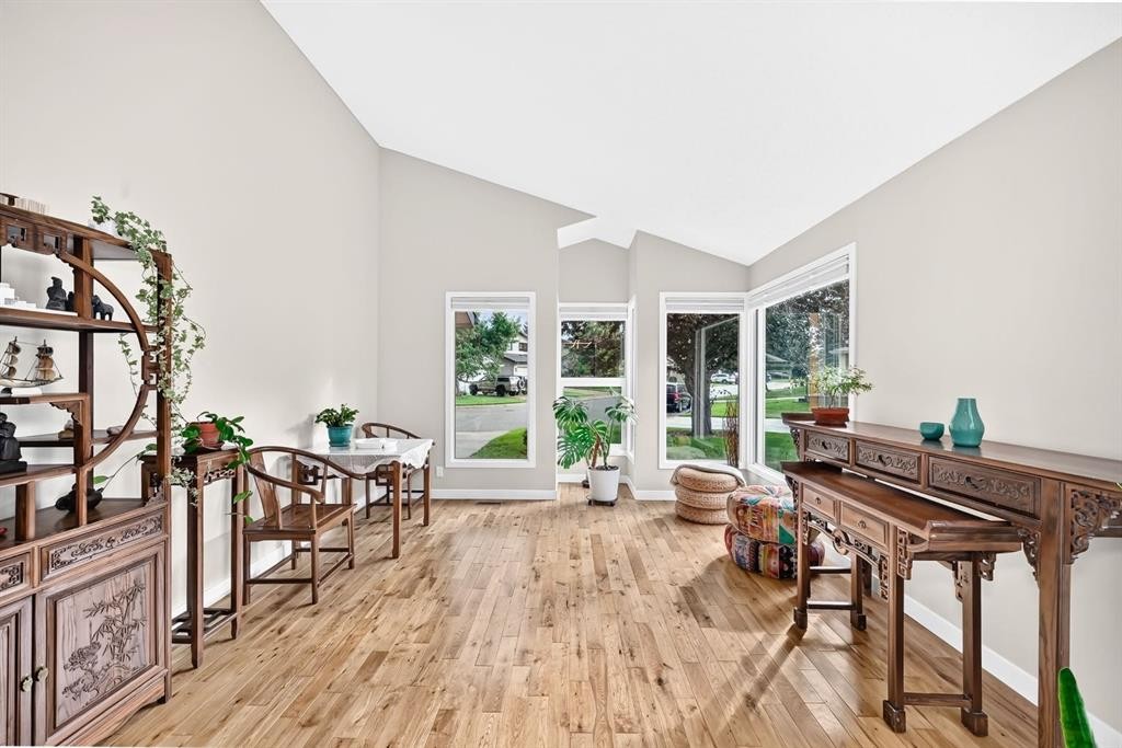 39 Woodfield Crescent Sw, Calgary, AB - Indoor