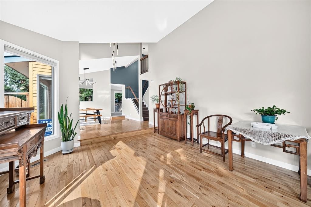 39 Woodfield Crescent Sw, Calgary, AB - Indoor