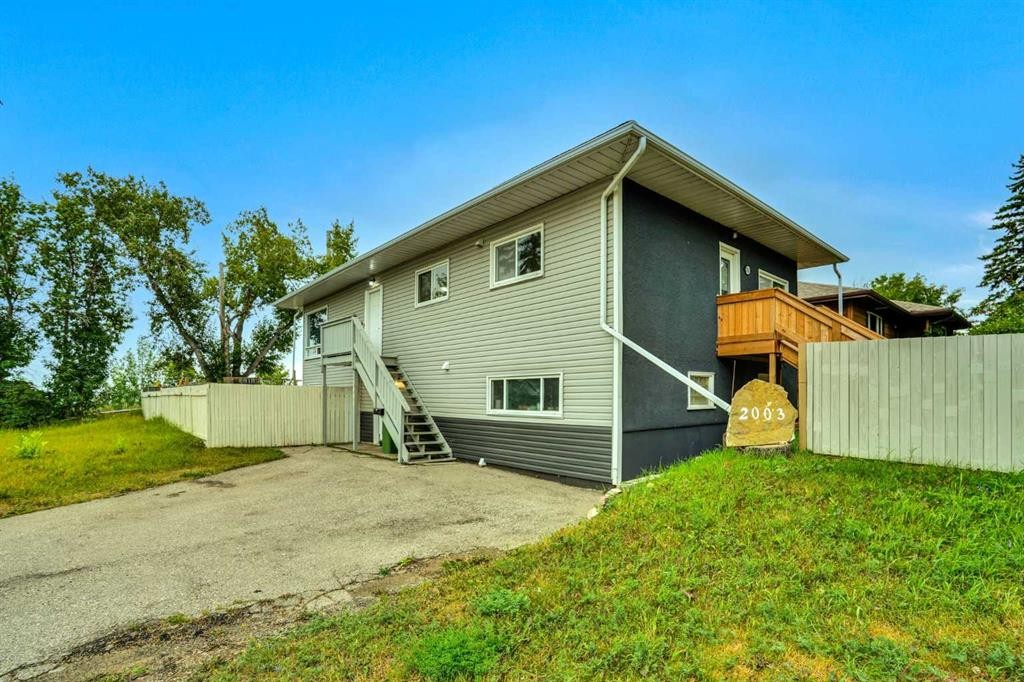 2003 62 Avenue Se, Calgary, AB - Outdoor