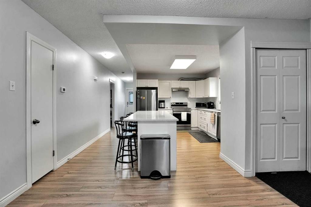 2003 62 Avenue Se, Calgary, AB - Indoor Photo Showing Kitchen