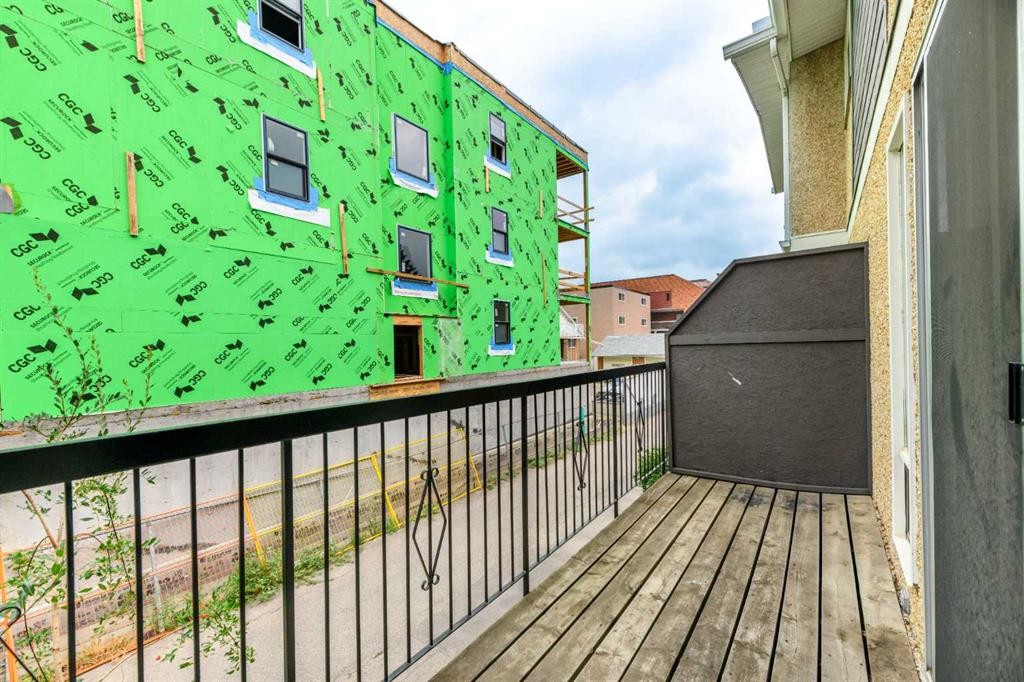 8-643 4 Avenue Ne, Calgary, AB - Outdoor With Exterior