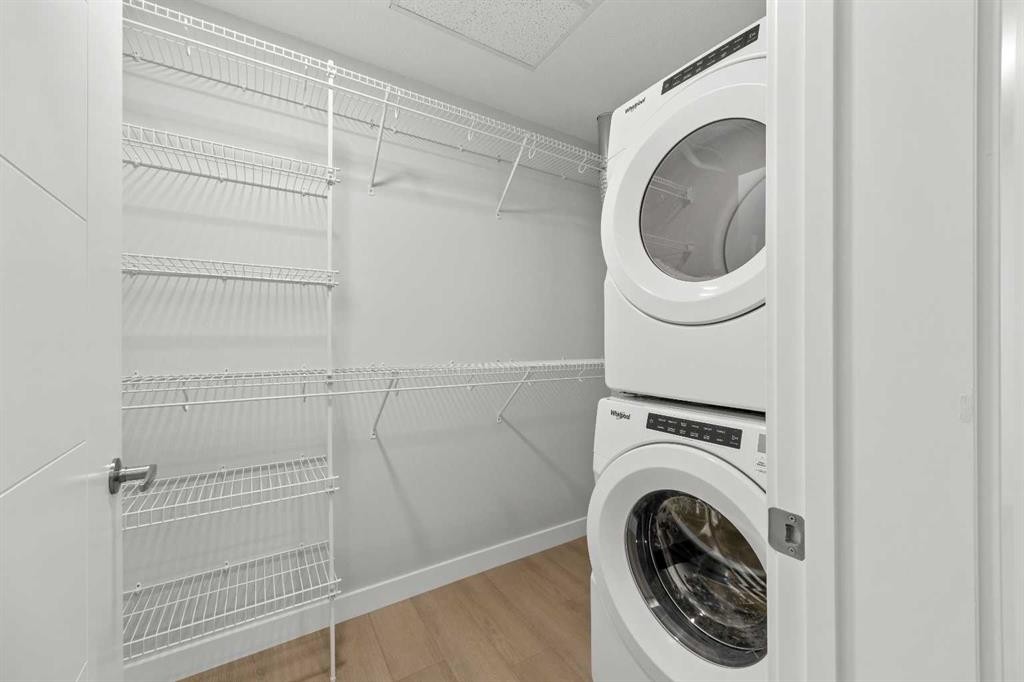 3301-100 Banister Drive, Okotoks, AB - Indoor Photo Showing Laundry Room