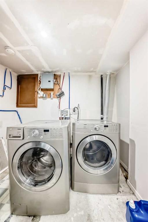 6840 4 Avenue Ne, Calgary, AB - Indoor Photo Showing Laundry Room