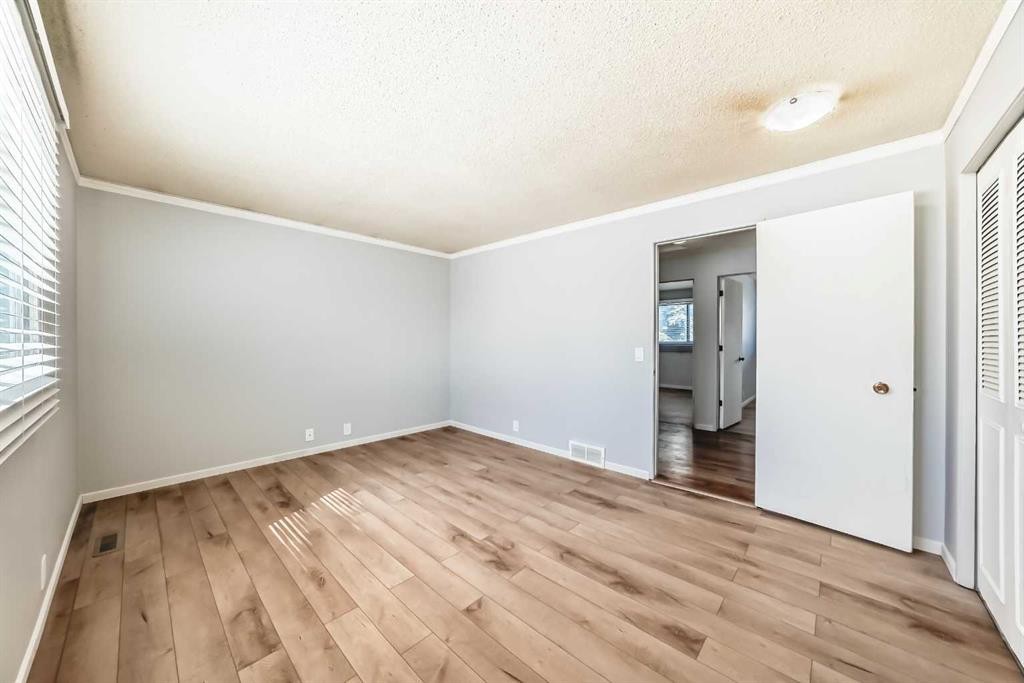 6840 4 Avenue Ne, Calgary, AB - Indoor Photo Showing Other Room