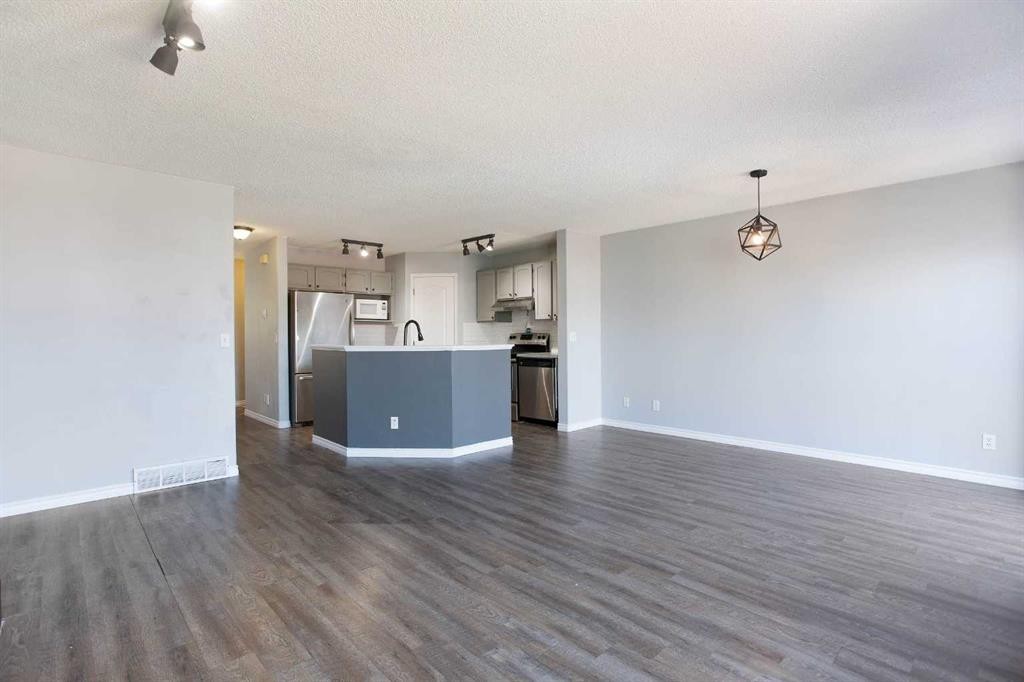 7269 Laguna Way Ne, Calgary, AB - Indoor