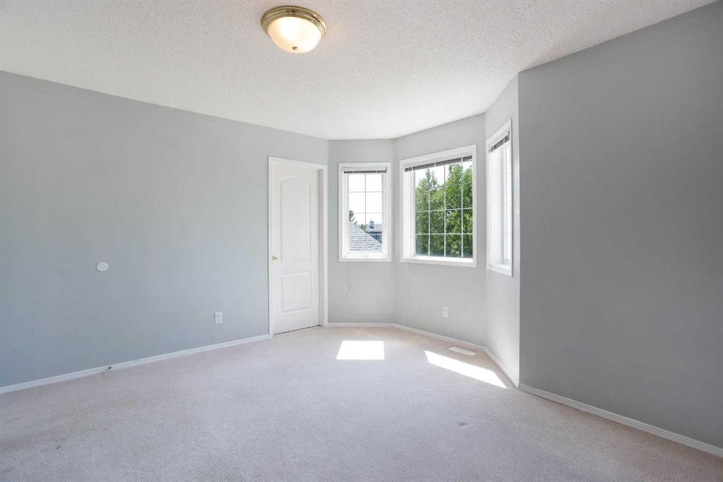 7269 Laguna Way Ne, Calgary, AB - Indoor Photo Showing Other Room