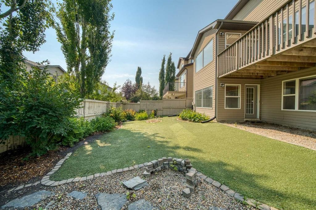 204 Eversyde Mews Sw, Calgary, AB - Outdoor