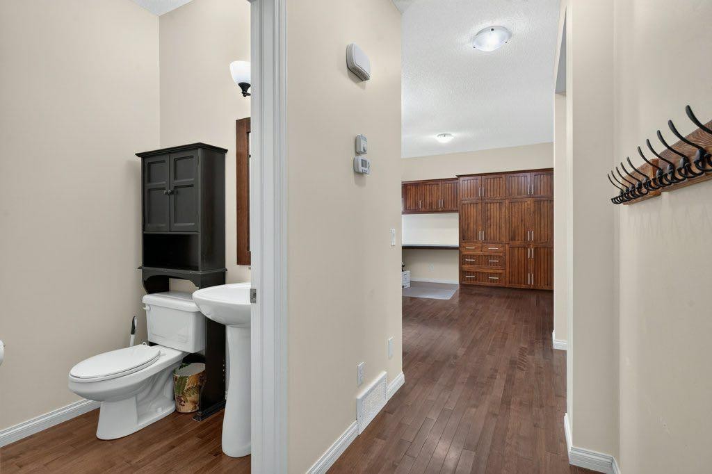 164 Aspenmere Close, Chestermere, AB - Indoor Photo Showing Bathroom