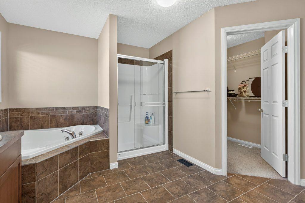 164 Aspenmere Close, Chestermere, AB - Indoor Photo Showing Bathroom