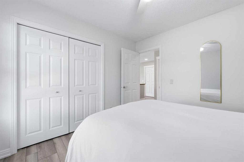 274 Autumn Circle Se, Calgary, AB - Indoor Photo Showing Bedroom