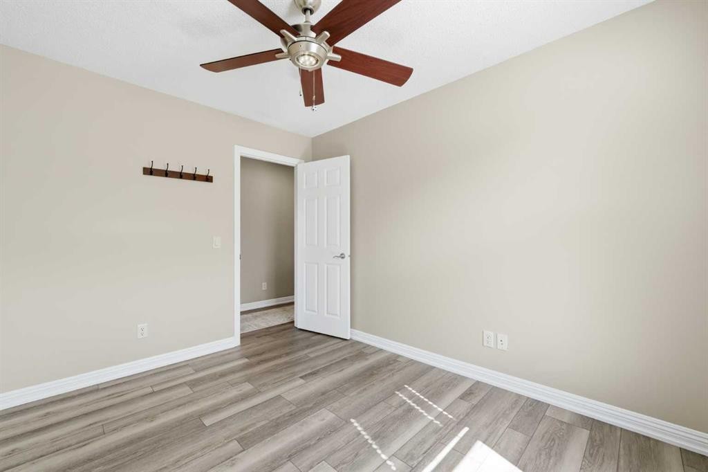 274 Autumn Circle Se, Calgary, AB - Indoor Photo Showing Other Room