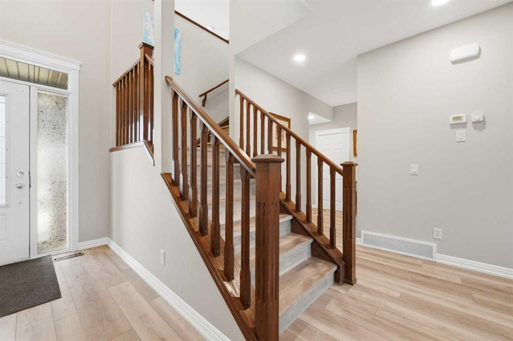 274 Autumn Circle Se, Calgary, AB - Indoor Photo Showing Other Room