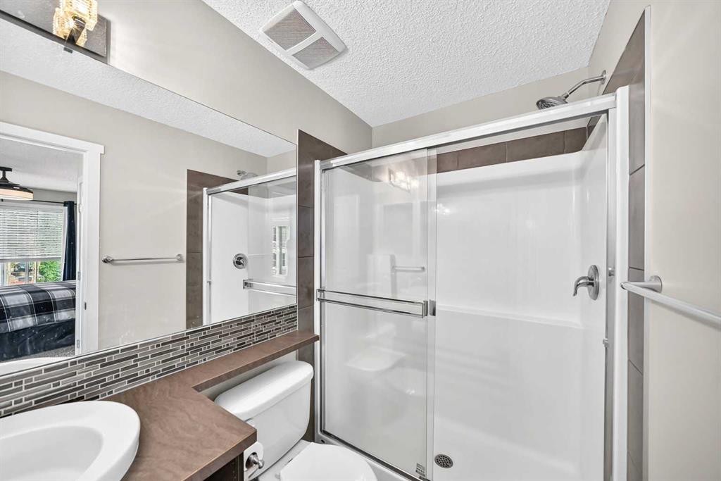 51 Evansview Gardens Nw, Calgary, AB - Indoor Photo Showing Bathroom